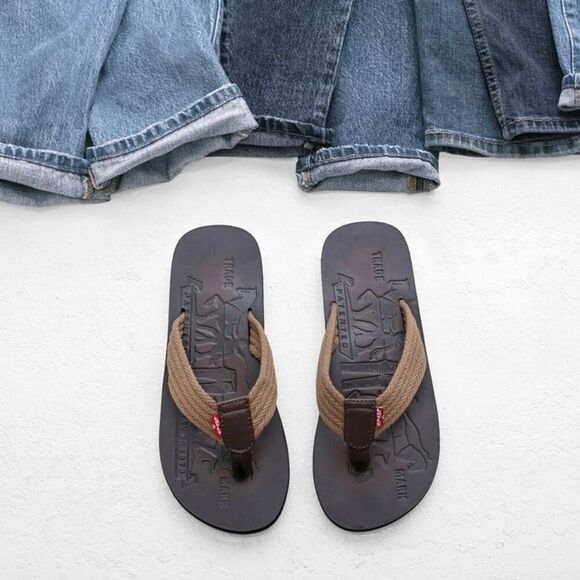 ✨Levis Mens Two Horse Casual Sz 13 Flip Flops✨ main image 4